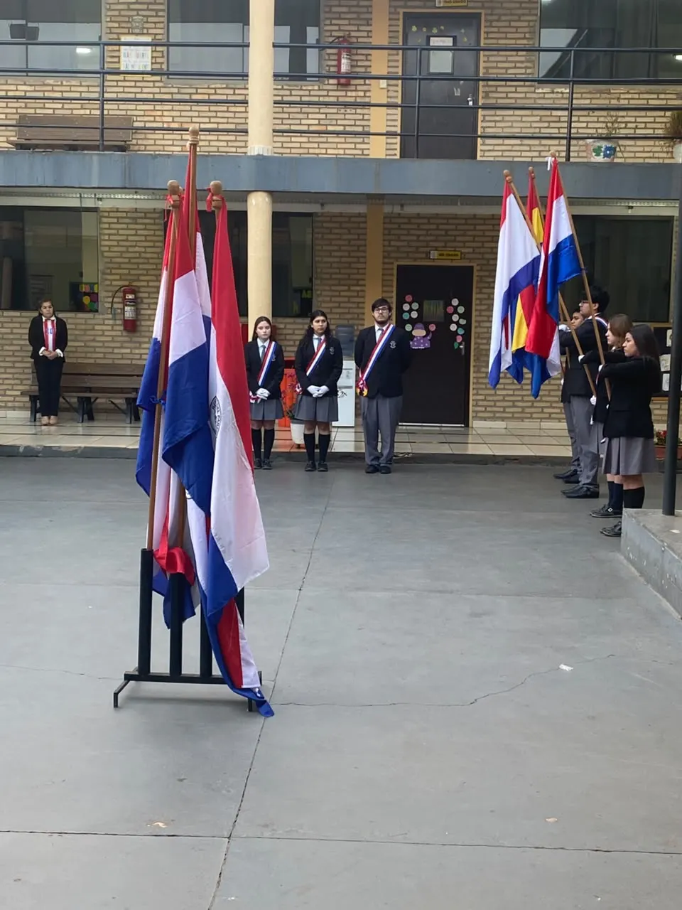 Honramos nuestra Bandera Paraguaya